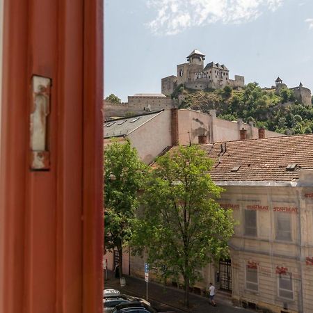 Penzion Deloris Trenčín Exteriör bild