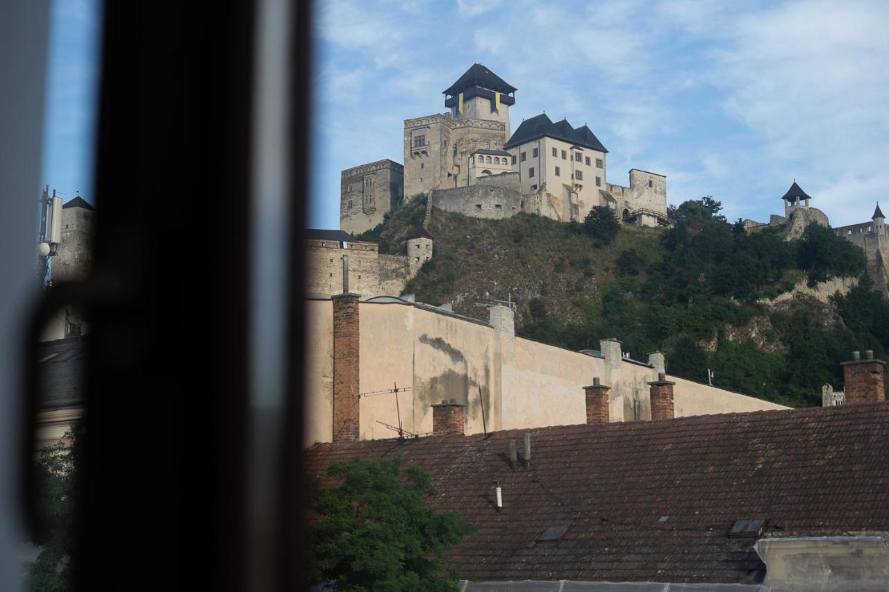 Penzion Deloris Trenčín Exteriör bild