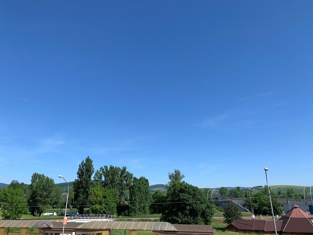 Penzion Deloris Trenčín Exteriör bild