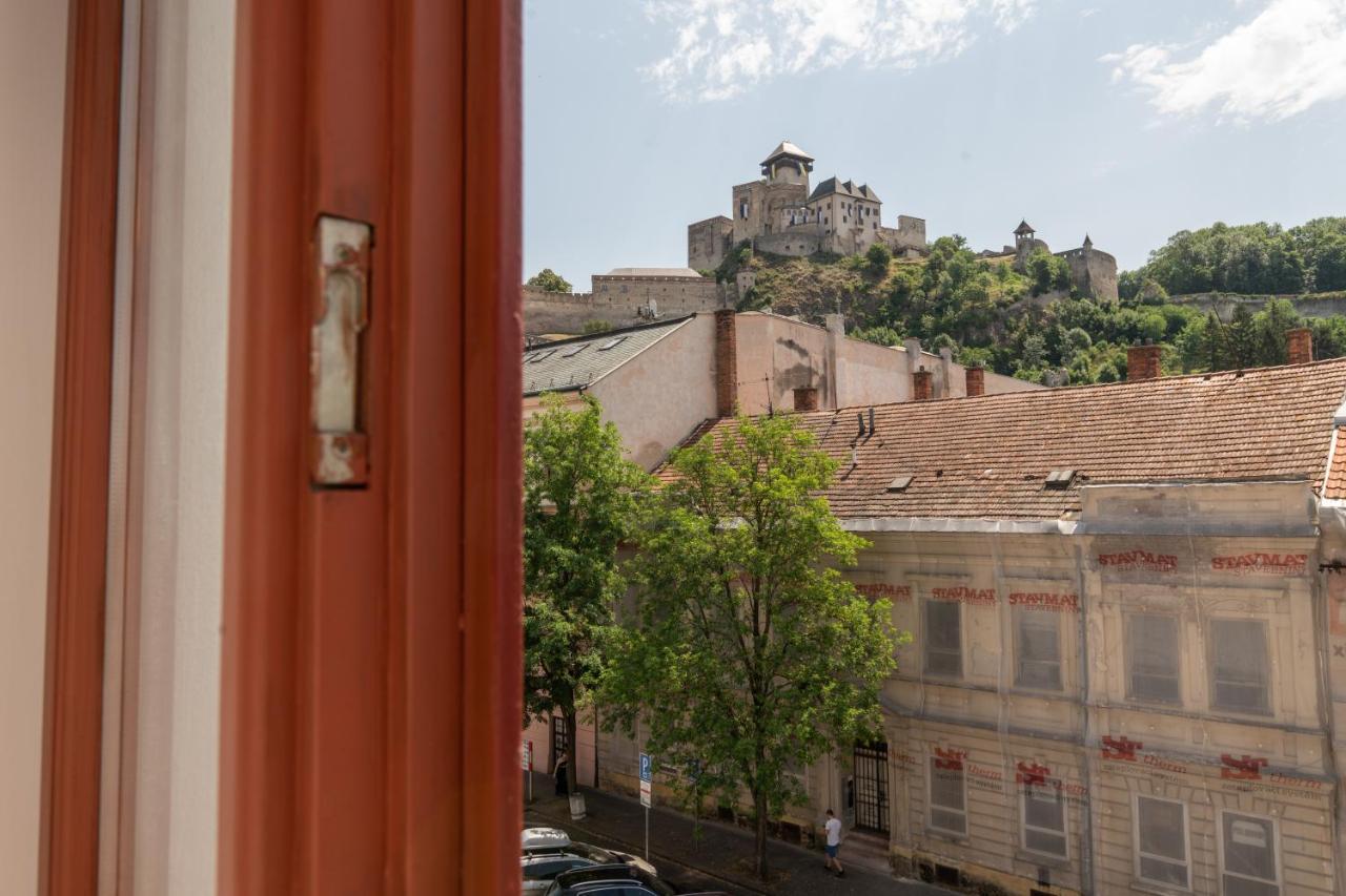 Penzion Deloris Trenčín Exteriör bild